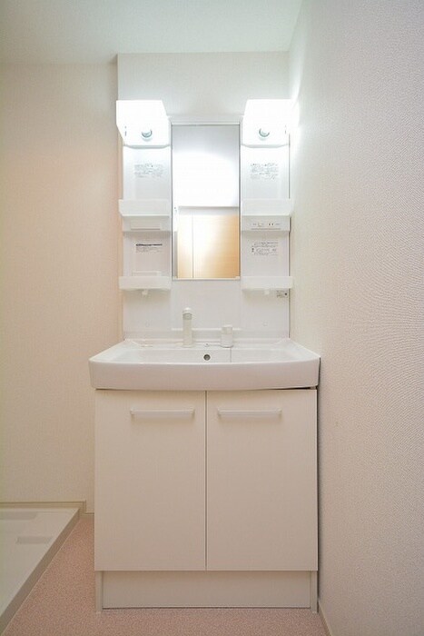 物件内観写真8　(洗面)