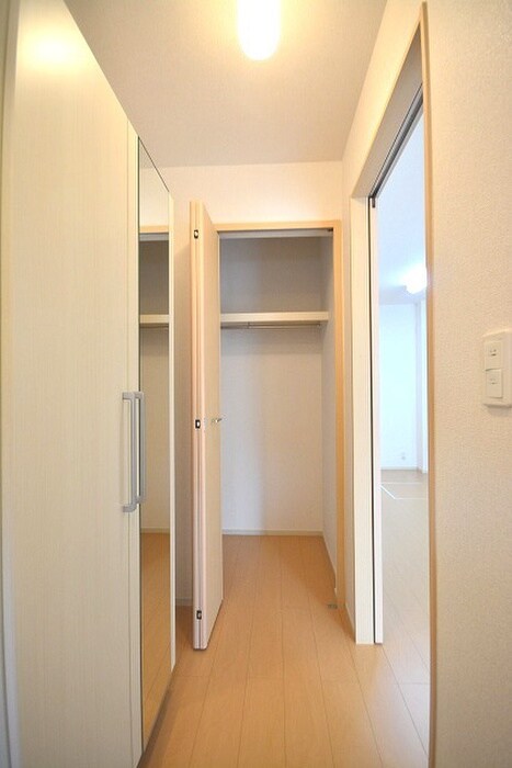 物件内観写真10　(収納)