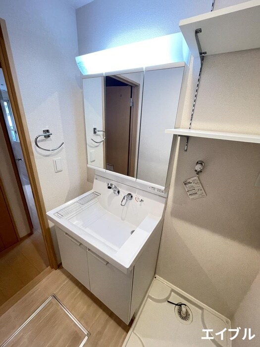 物件内観写真8　(洗面)