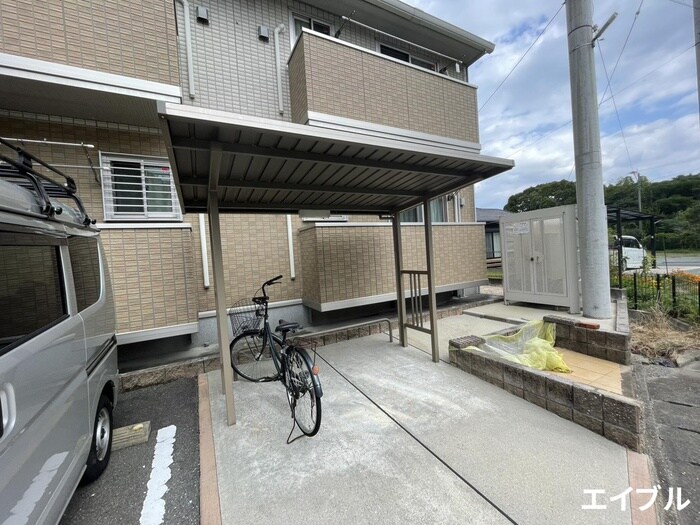 物件外観写真3　(駐輪場)