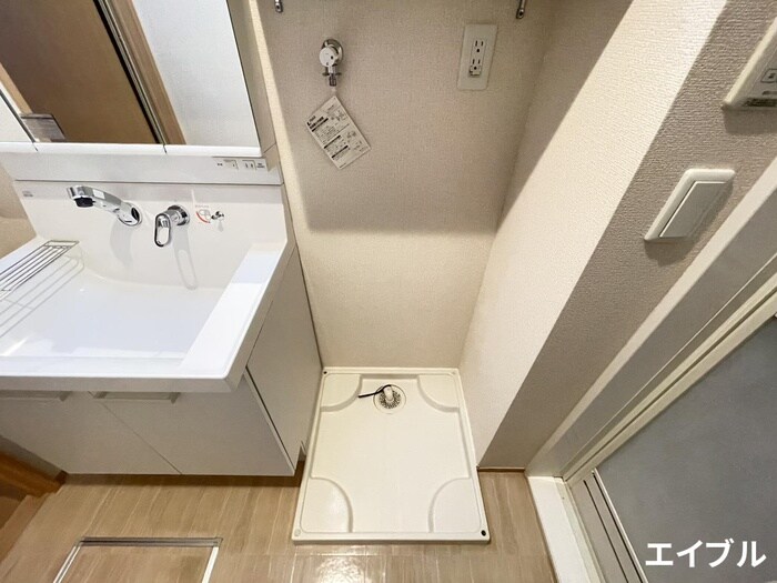 物件内観写真13　(洗濯機置場)