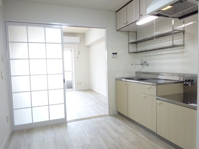 物件内観写真4　(居室)