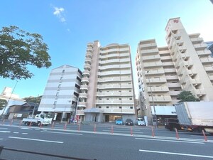 アヴィニ－ル№５外観写真