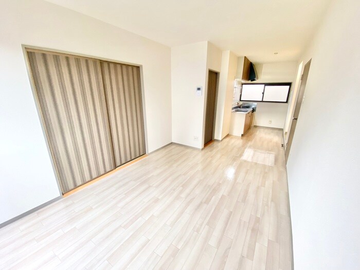 物件内観写真4　(居室)