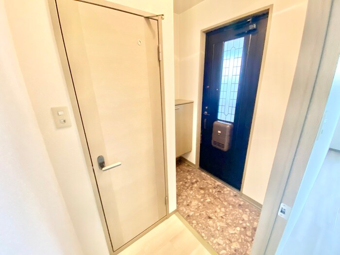 物件内観写真14　(玄関)