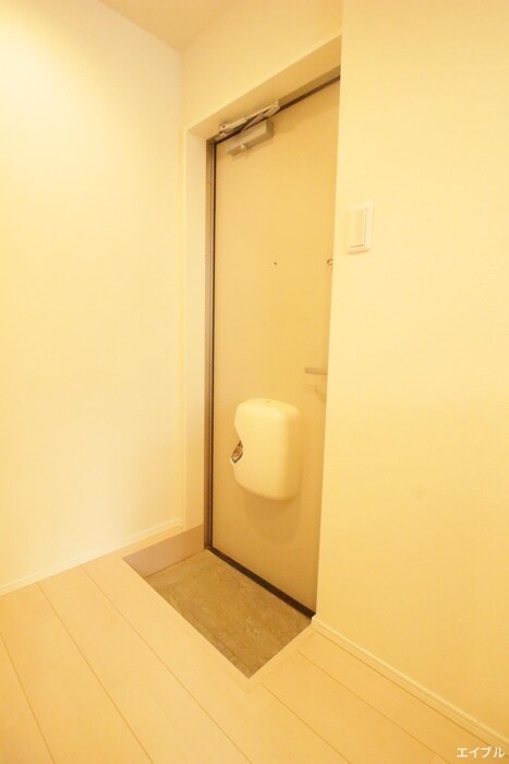 物件内観写真16　(玄関)