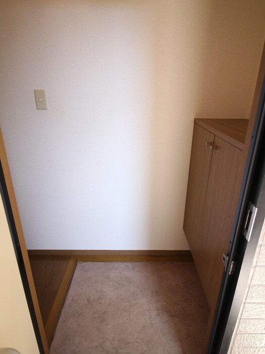 物件内観写真9　(玄関)