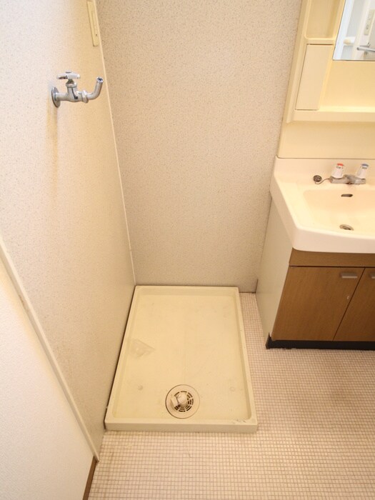 物件内観写真14　(洗濯機置場)