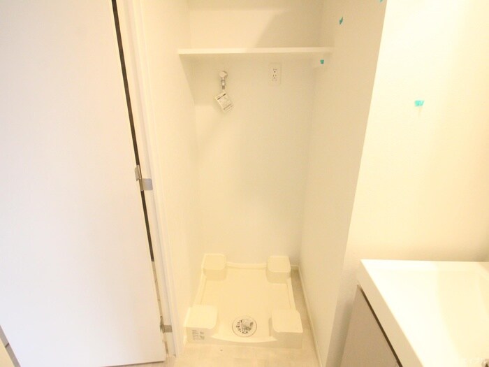 物件内観写真11　(洗濯機置場)