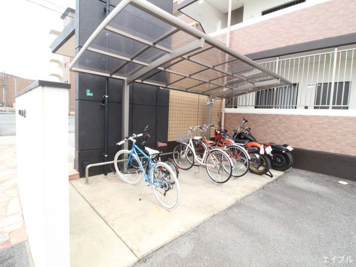 物件外観写真3　(駐輪場)