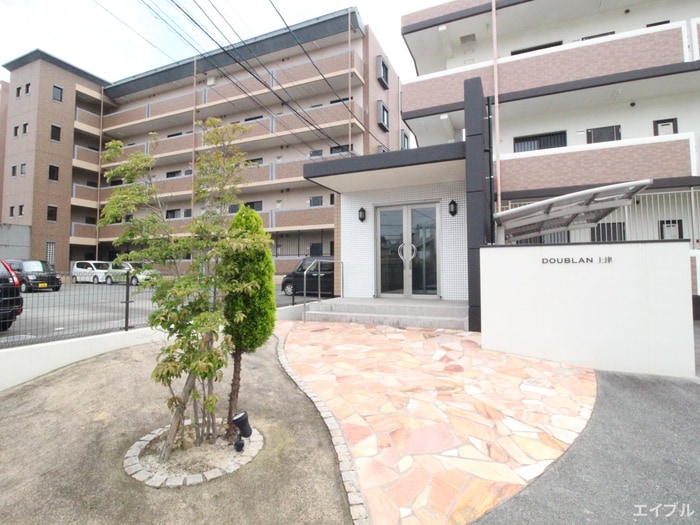 物件外観写真5　(エントランス部分)