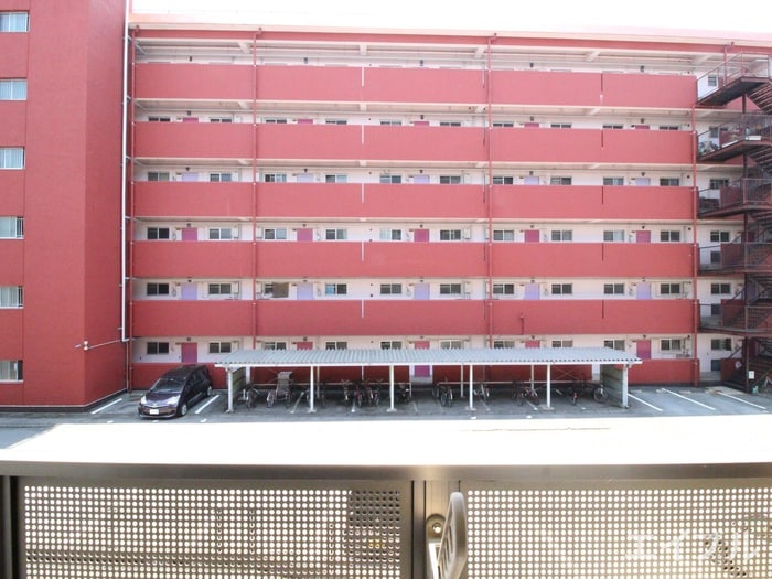 物件内観写真14　(室内からの展望)