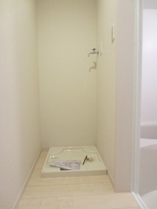 物件内観写真7　(洗濯機置場)