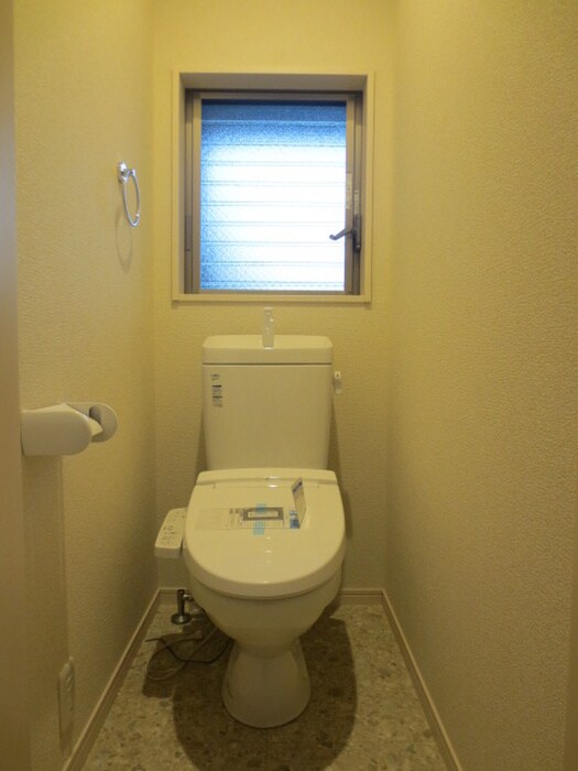 物件内観写真8　(トイレ)