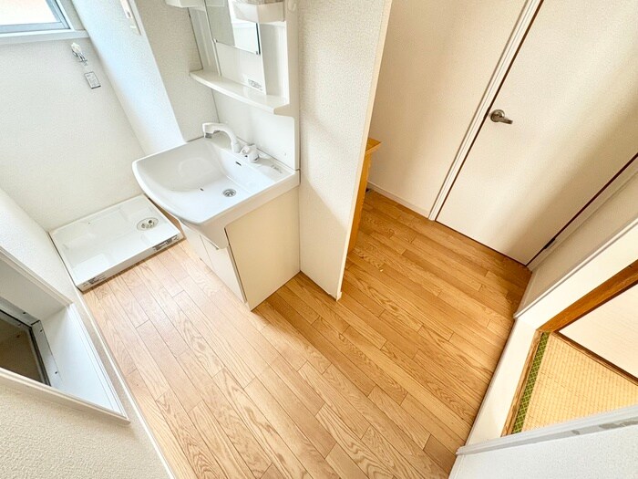 物件内観写真16　(廊下)