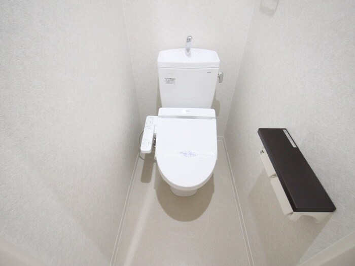 物件内観写真5　(トイレ)