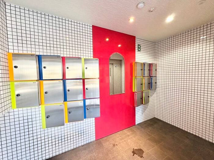 物件外観写真4　(エントランス部分)