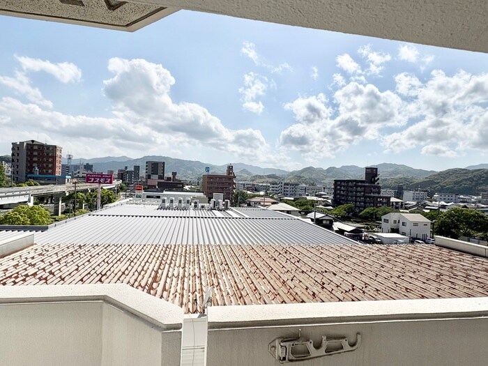 物件内観写真13　(室内からの展望)