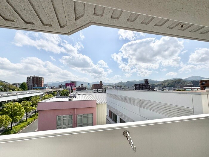 物件内観写真14　(室内からの展望)