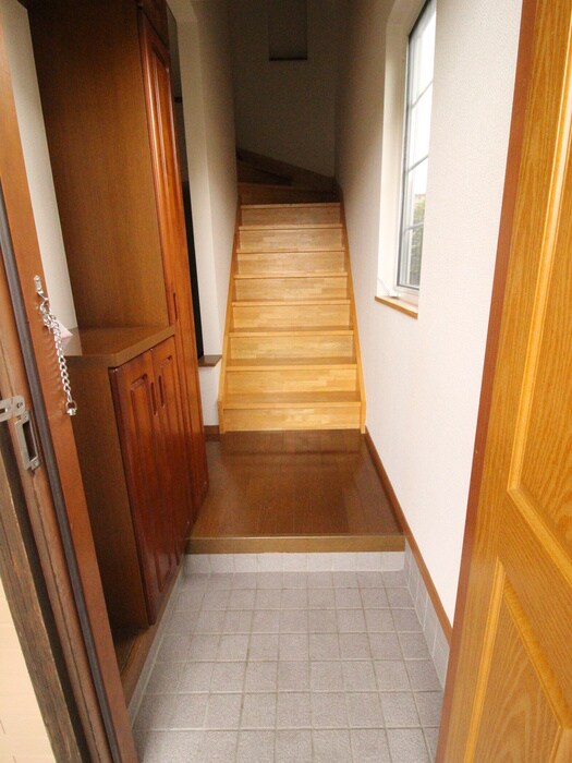 物件内観写真7　(玄関)
