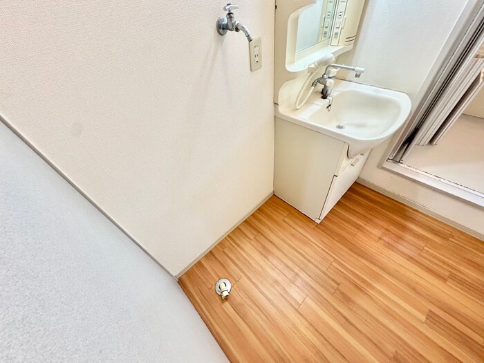 物件内観写真9　(洗濯機置場)