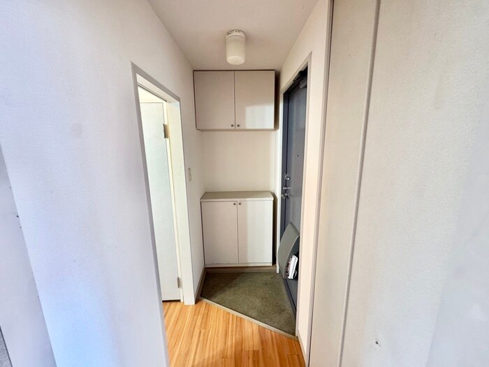 物件内観写真11　(玄関)