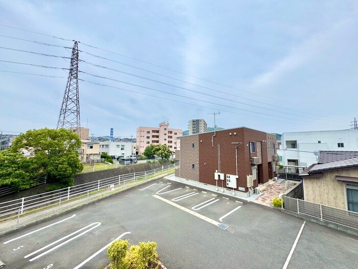 物件内観写真13　(室内からの展望)