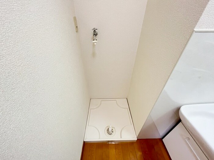 物件内観写真13　(洗濯機置場)