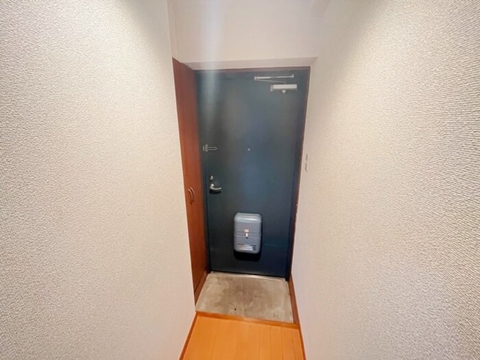 物件内観写真13　(玄関)