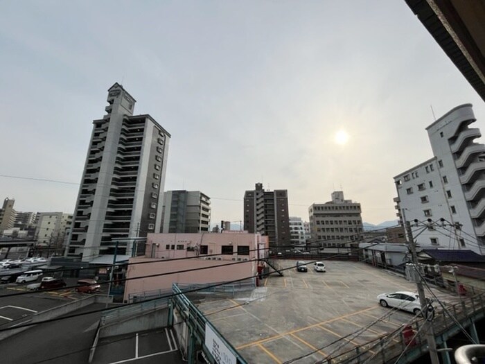 物件内観写真14　(室内からの展望)