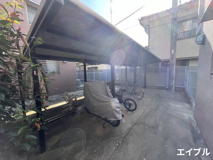 物件外観写真3　(駐輪場)