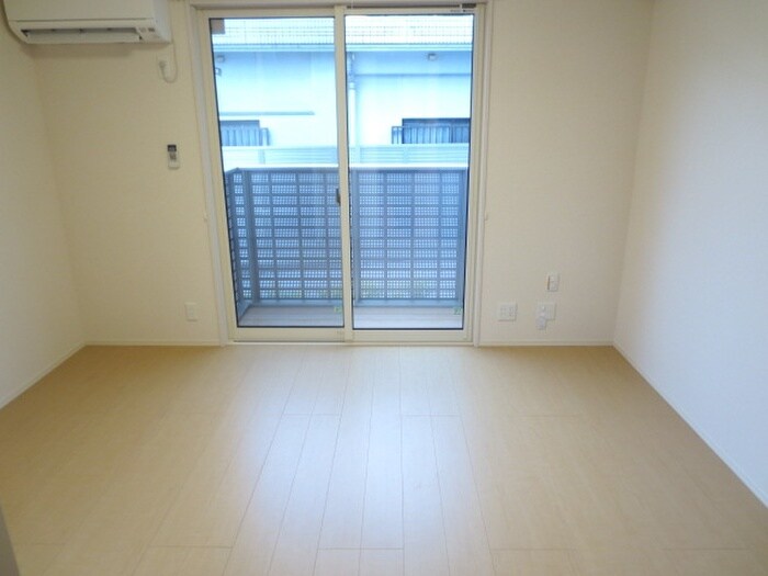 物件内観写真4　(居室)