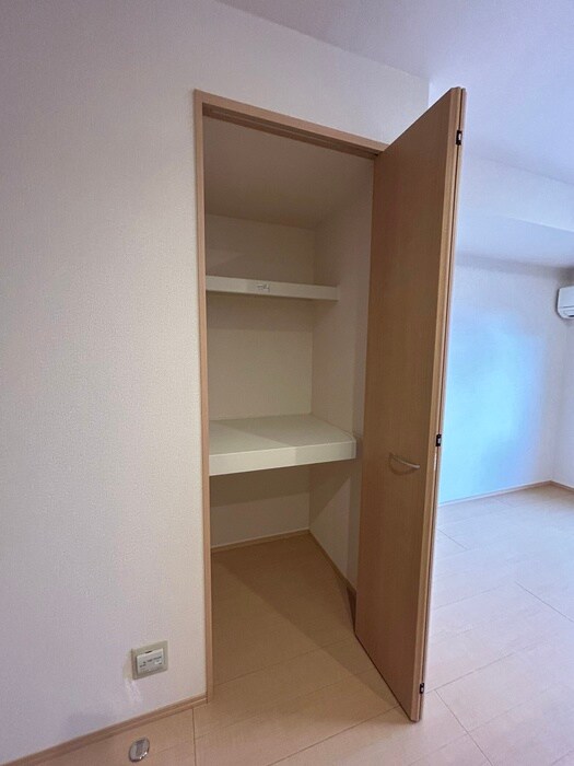 物件内観写真12　(収納)