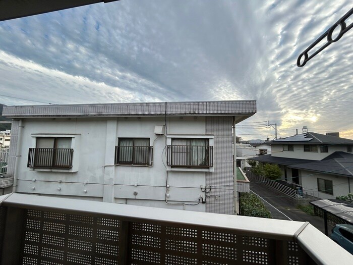 物件内観写真15　(室内からの展望)