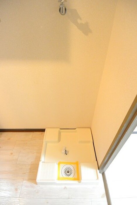 物件内観写真18　(洗濯機置場)