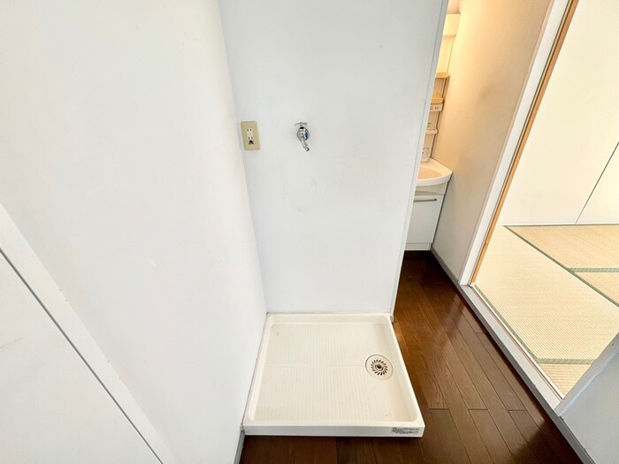 物件内観写真15　(洗濯機置場)