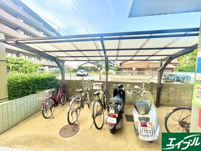 物件外観写真6　(駐輪場)