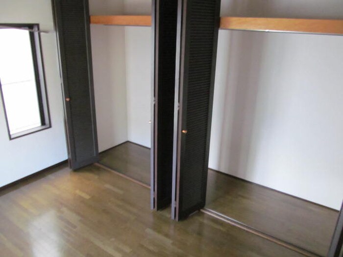 物件内観写真12　(収納)