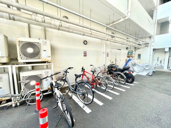 物件外観写真4　(駐車場)