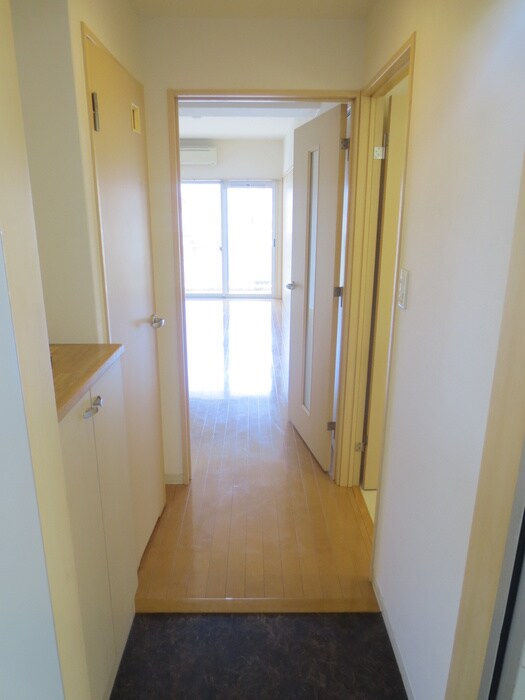 物件内観写真12　(廊下)