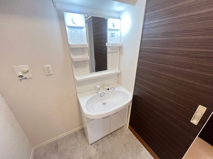 物件内観写真11　(洗面)