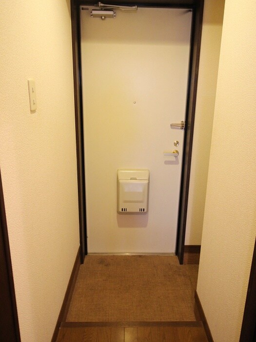 物件内観写真7　(玄関)