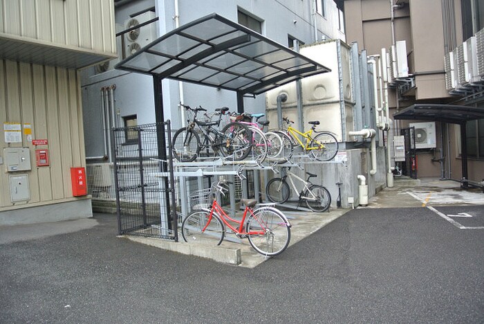 物件外観写真6　(駐輪場)