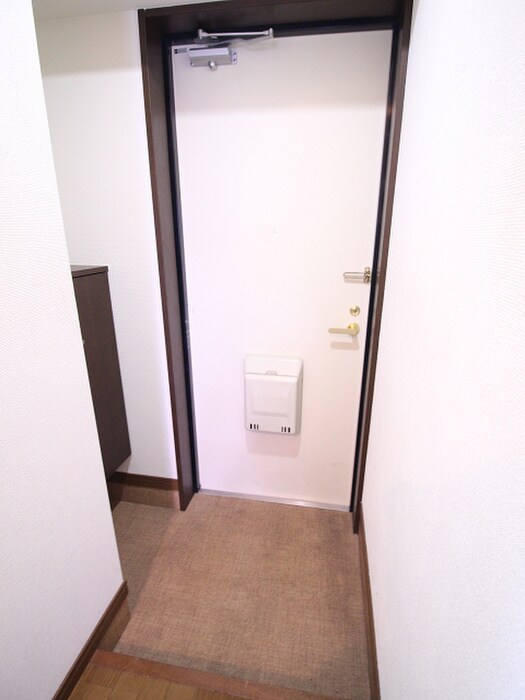 物件内観写真15　(玄関)