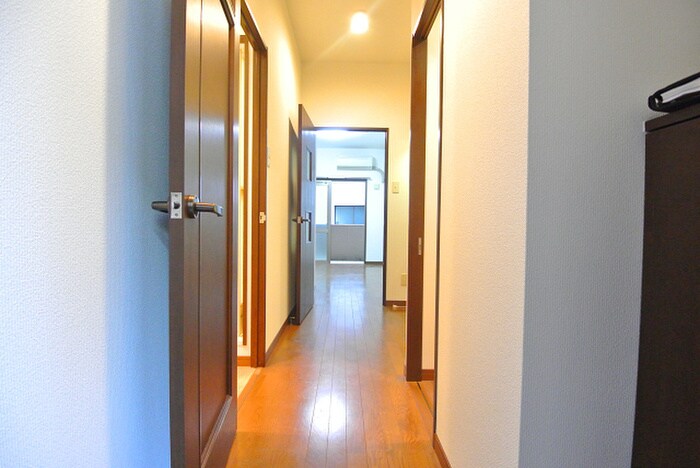 物件内観写真17　(玄関)