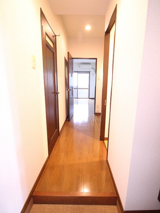 物件内観写真20　(廊下)