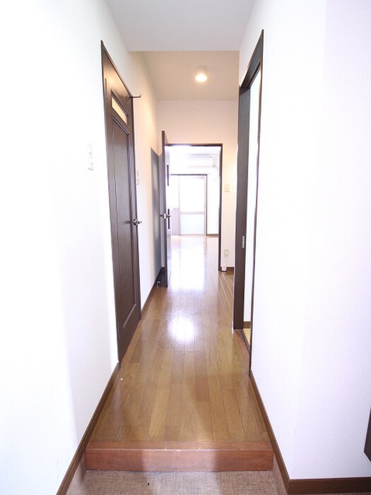 物件内観写真20　(廊下)