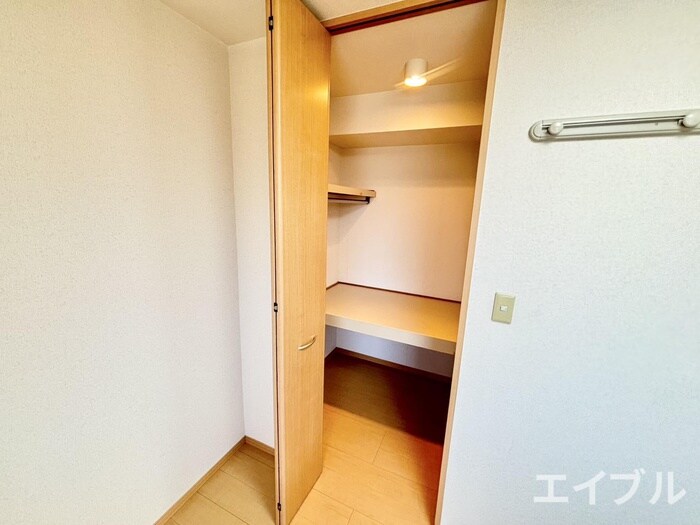 物件内観写真12　(収納)