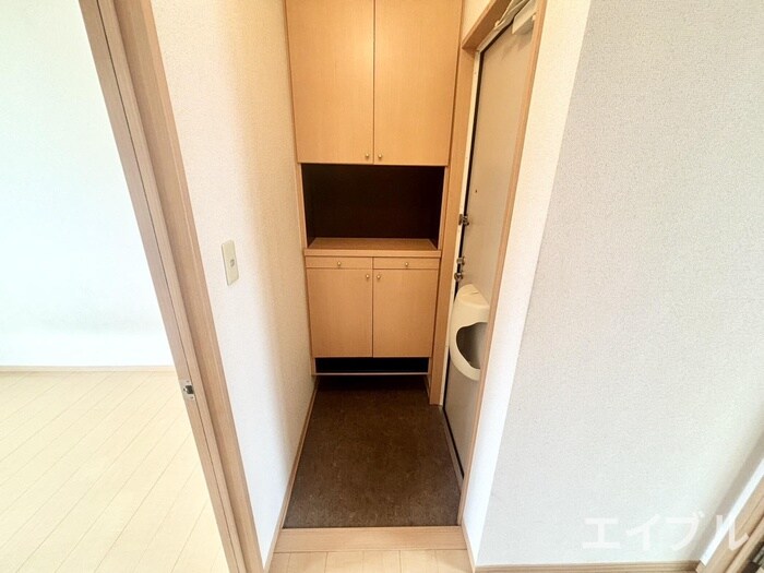 物件内観写真13　(玄関)