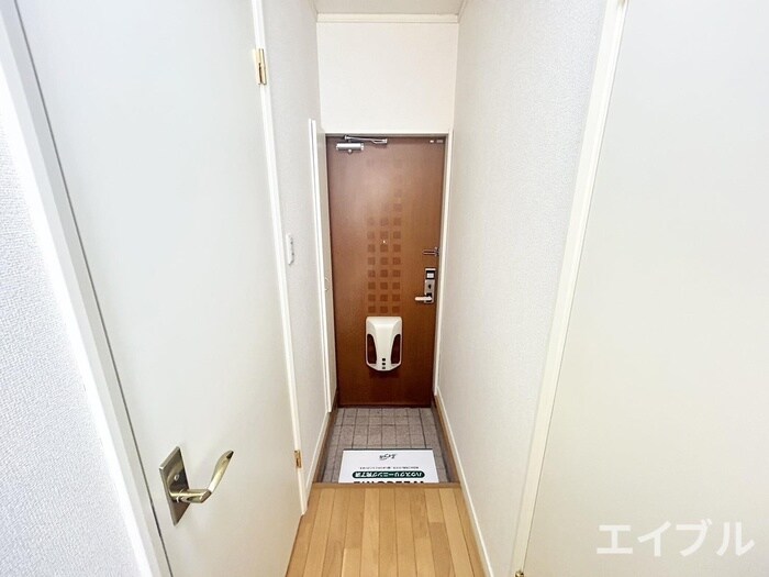 物件内観写真14　(玄関)